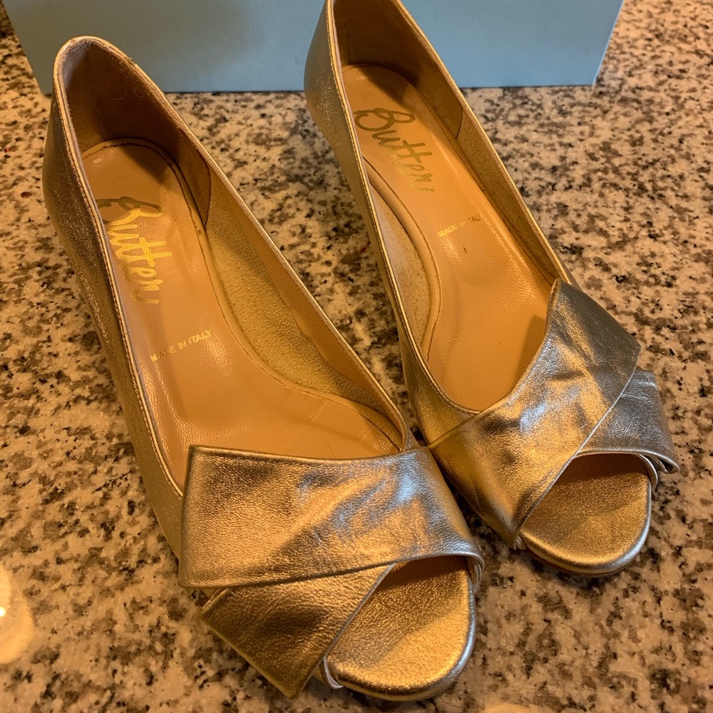 Butter Prima Platino Wedges
